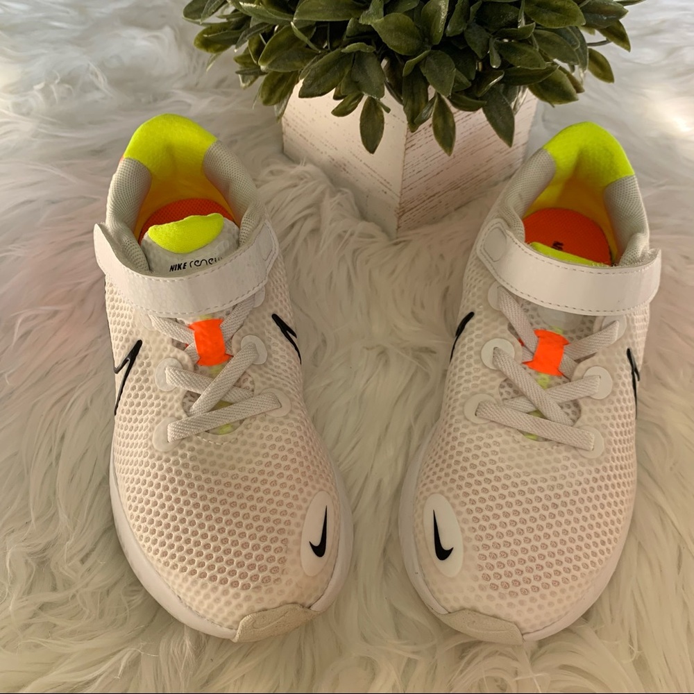 Nike Renew Sneakers